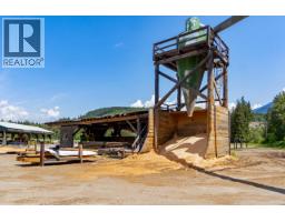 209 Lardeau River Road, Lardeau, BC V0G1N0 Photo 26