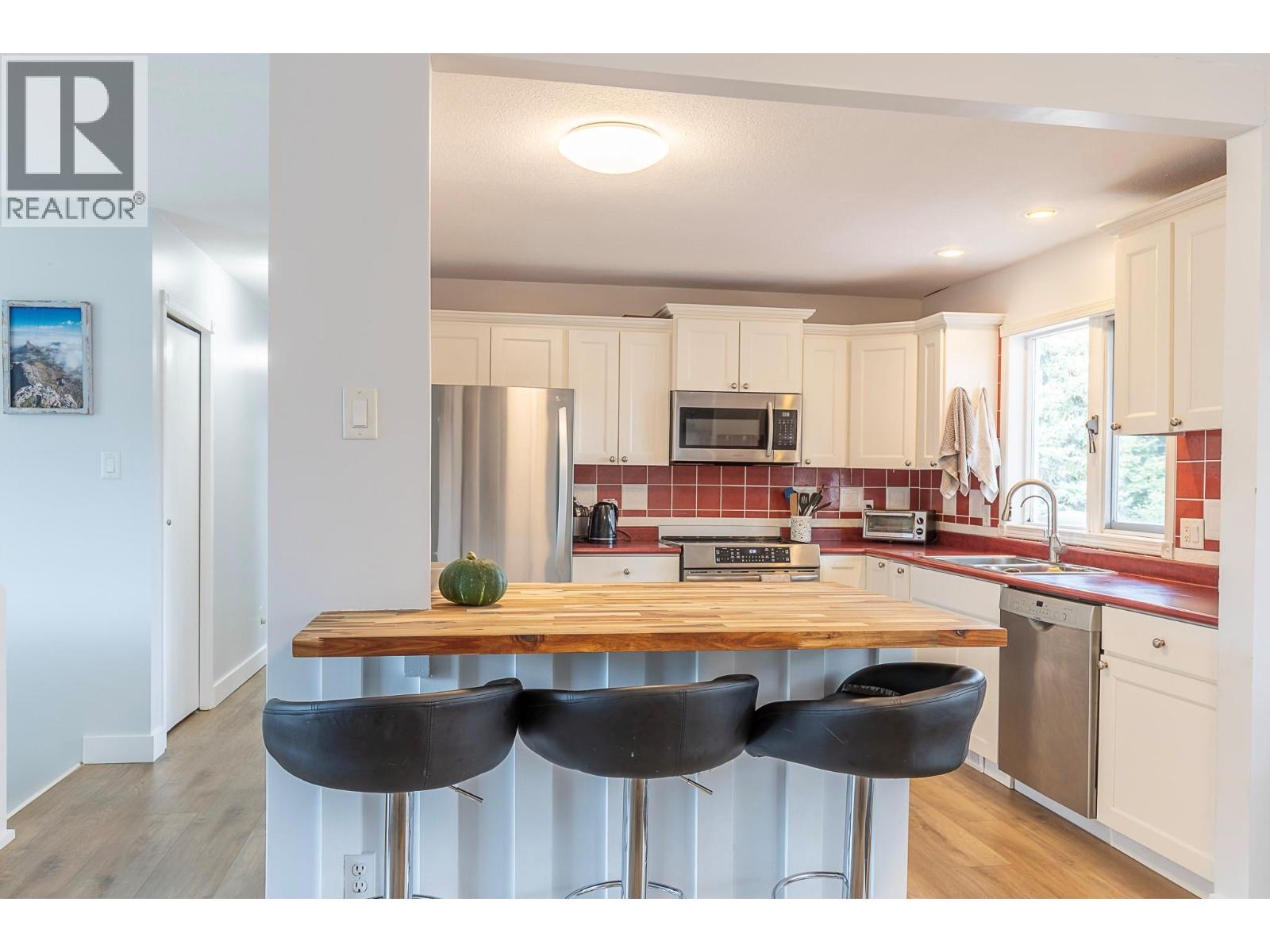  2401 40 Avenue, Vernon