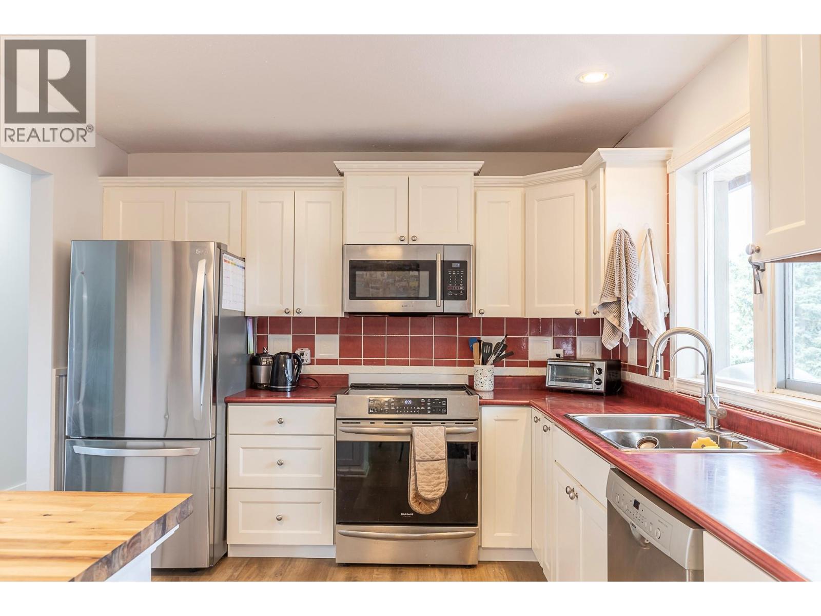  2401 40 Avenue, Vernon
