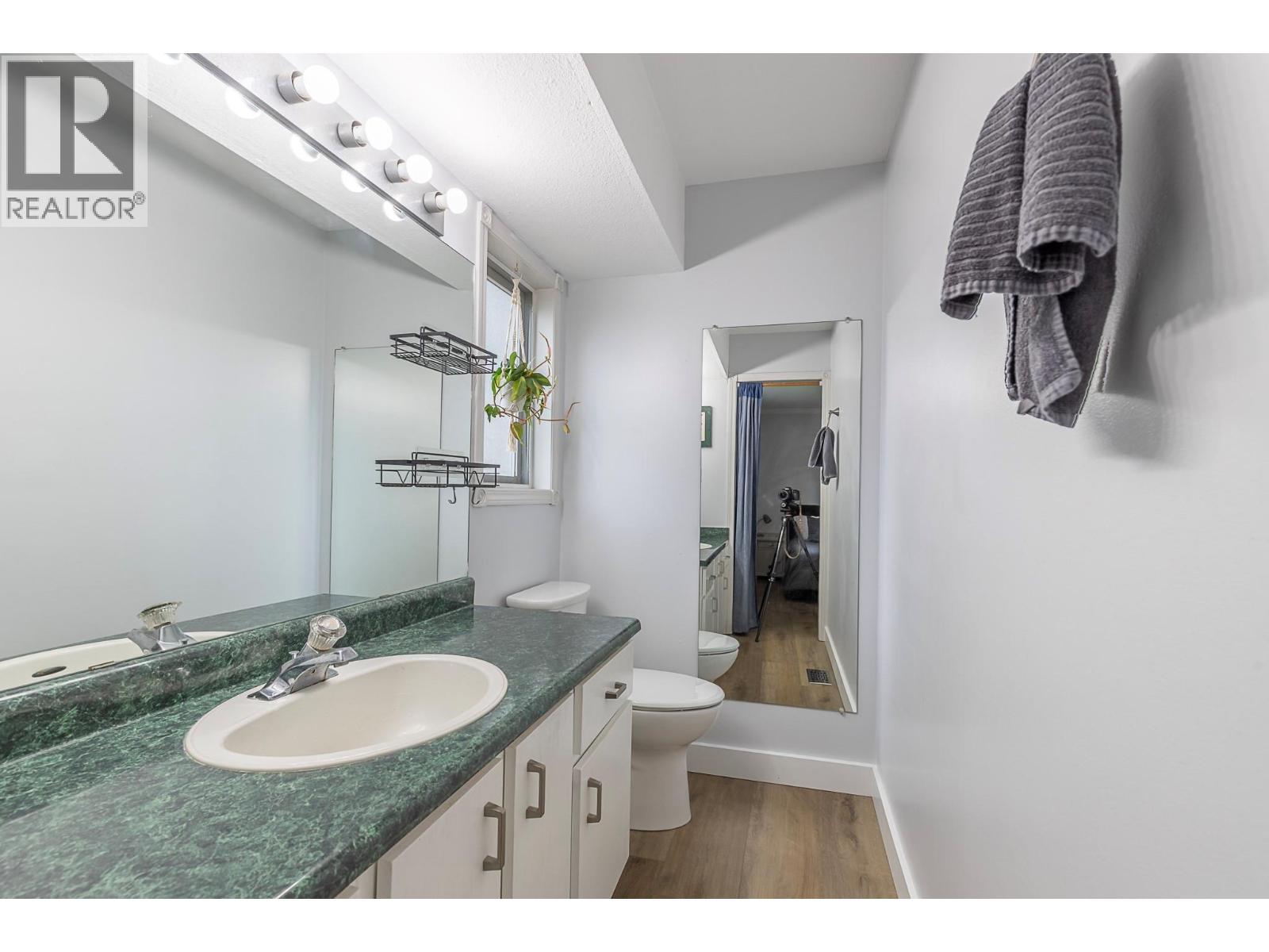 2401 40 Avenue, Vernon