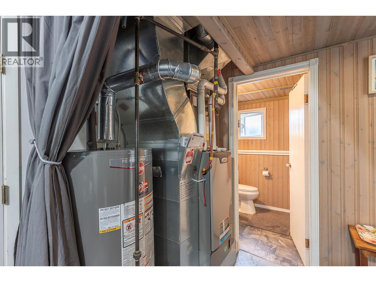 2401 40 Avenue, Vernon