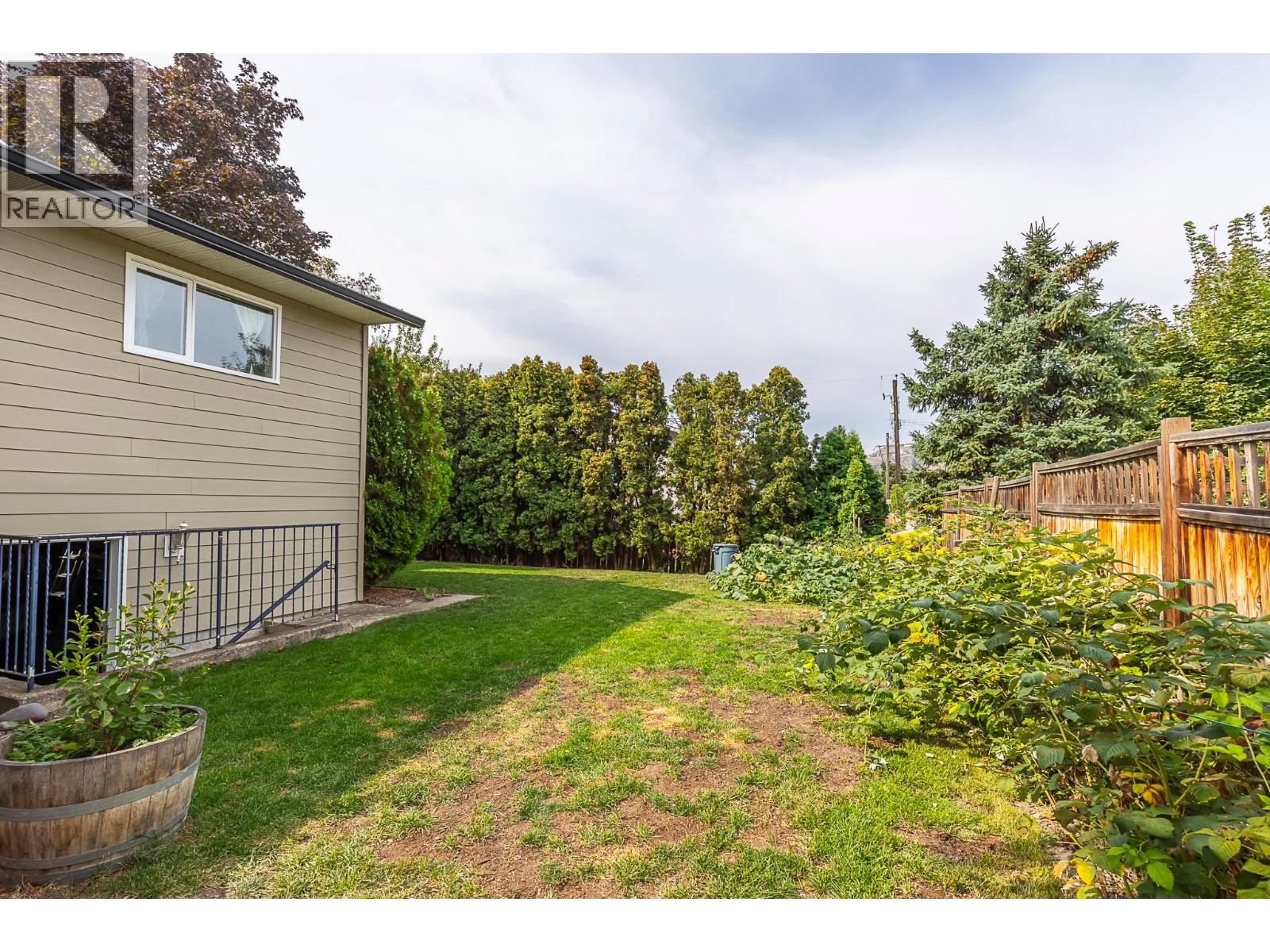  2401 40 Avenue, Vernon