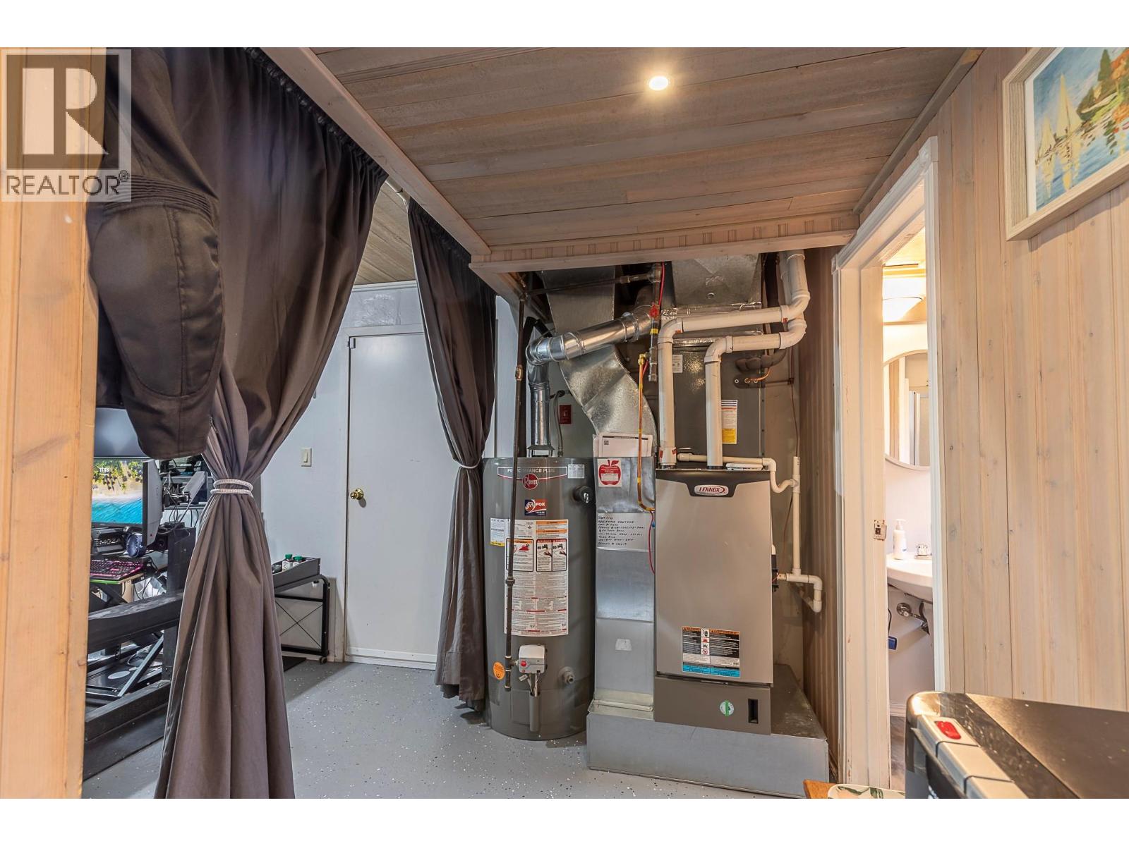  2401 40 Avenue, Vernon