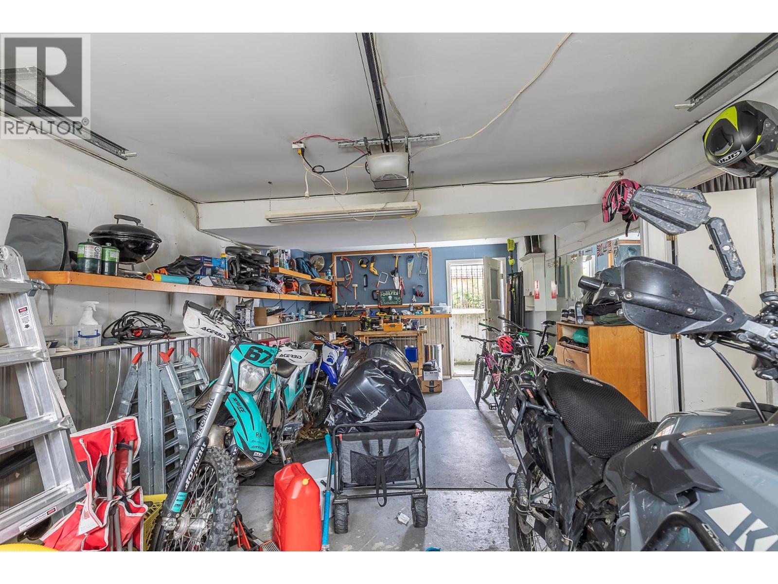  2401 40 Avenue, Vernon