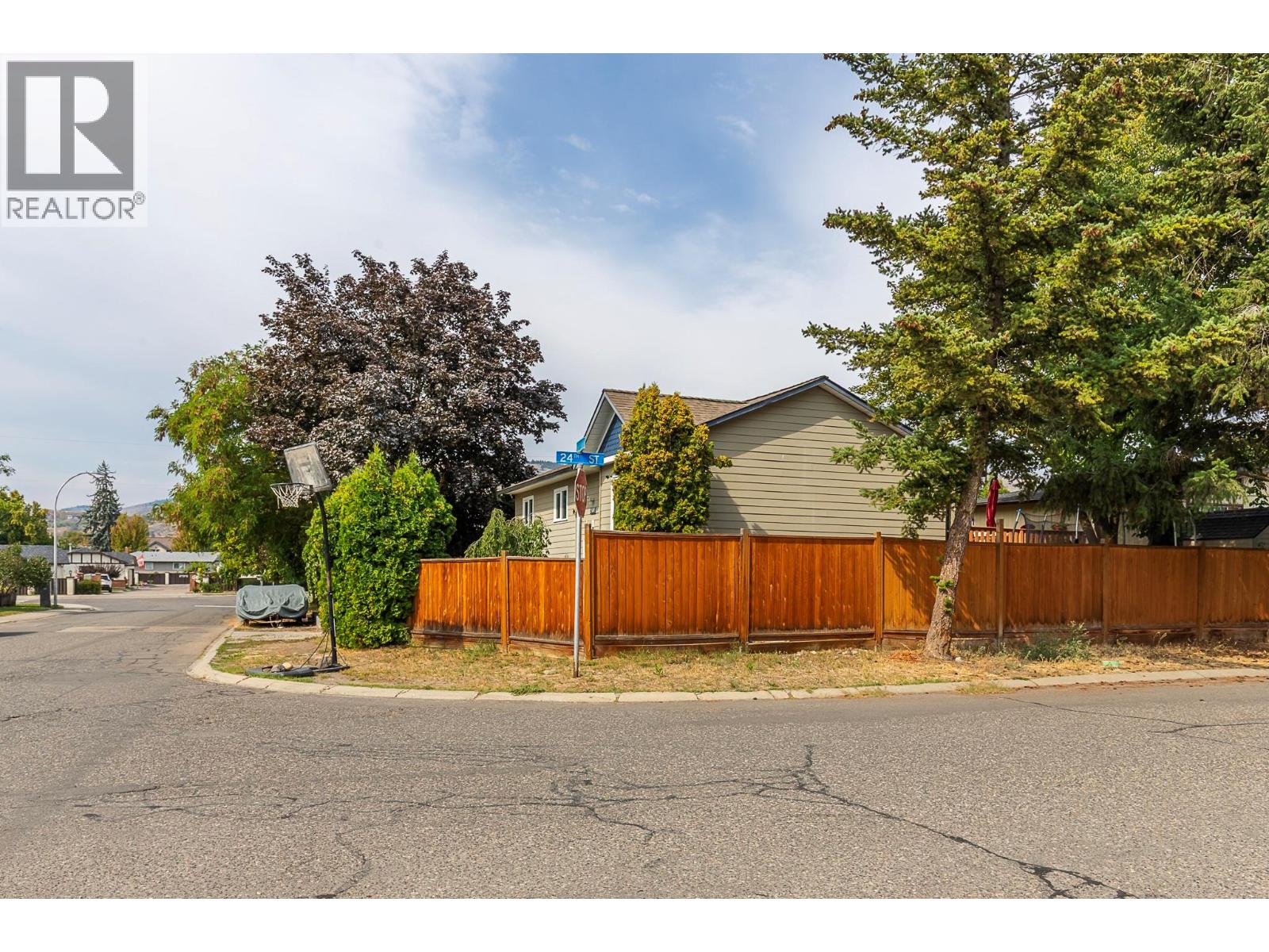  2401 40 Avenue, Vernon