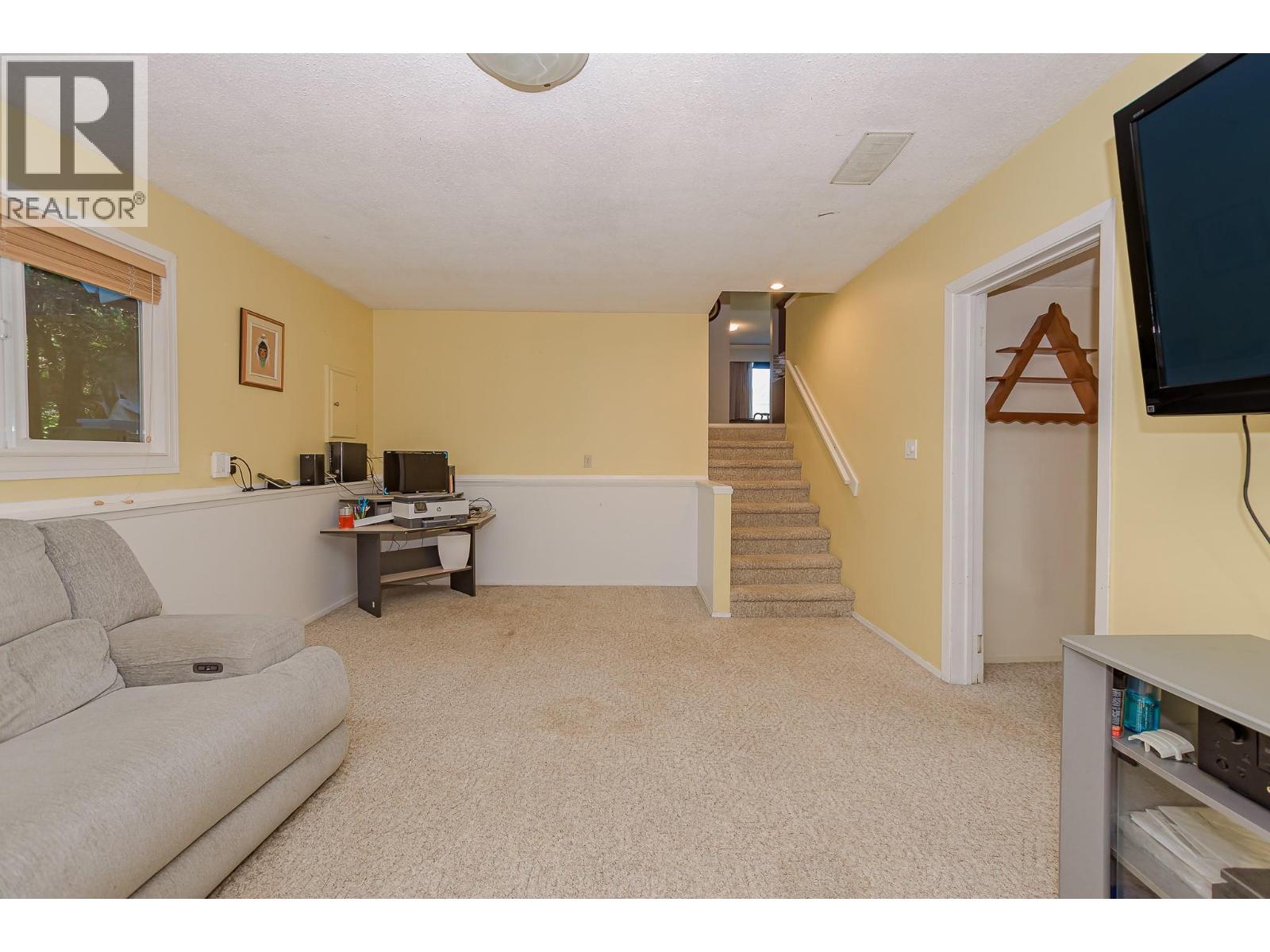  602 Maple Street, Sicamous
