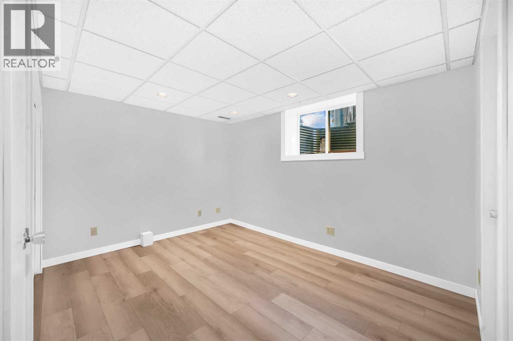 Single Family House Bungalow for Sale in   Avenue NW Huntington Hills Calgary 