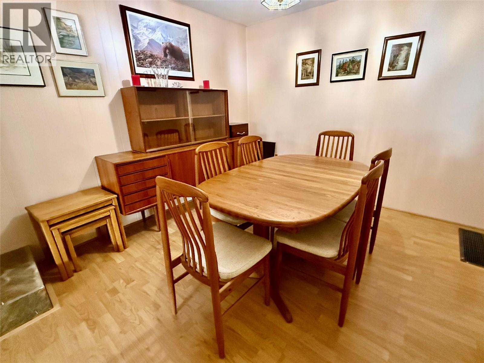 790 CARLYLE Street, Warfield