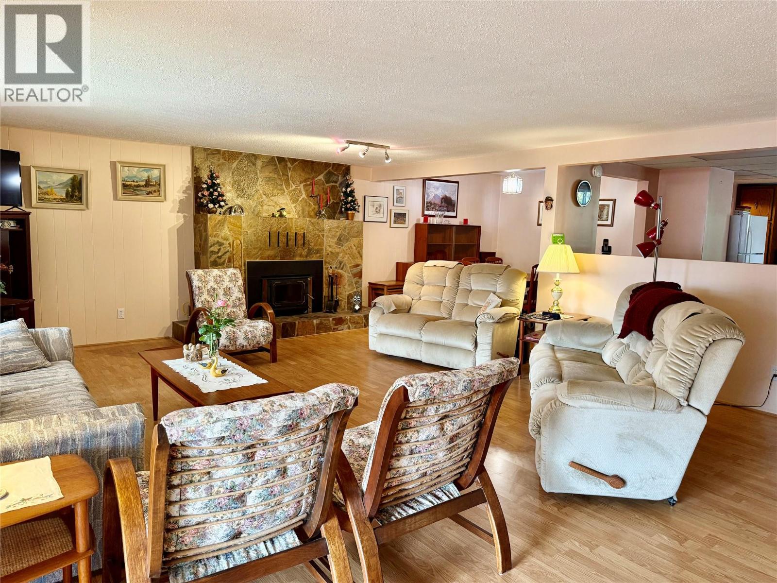 790 CARLYLE Street, Warfield