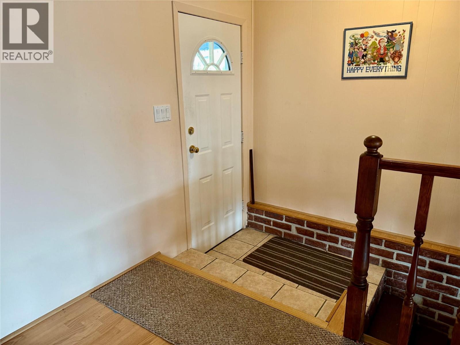 790 CARLYLE Street, Warfield