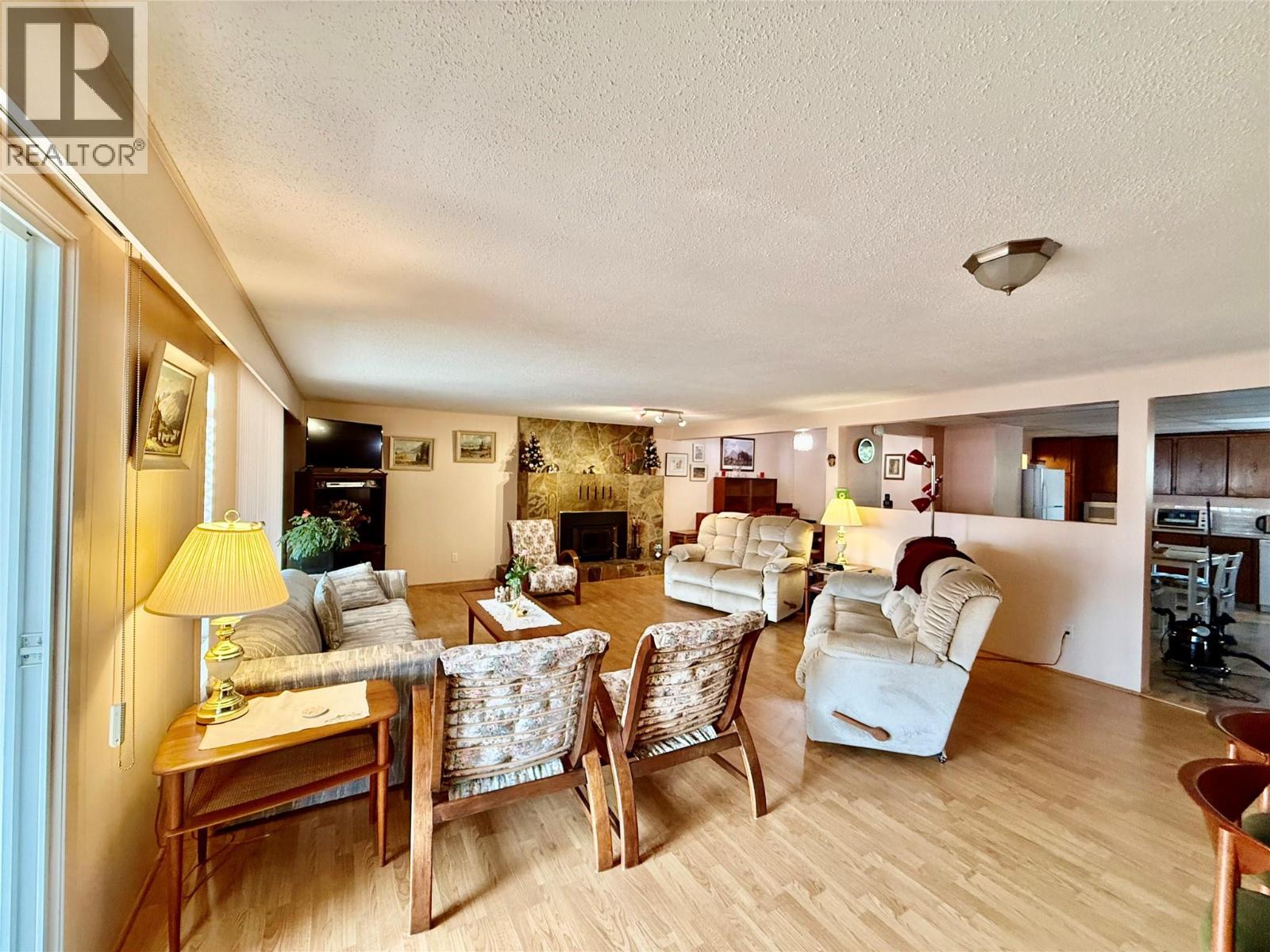 790 CARLYLE Street, Warfield