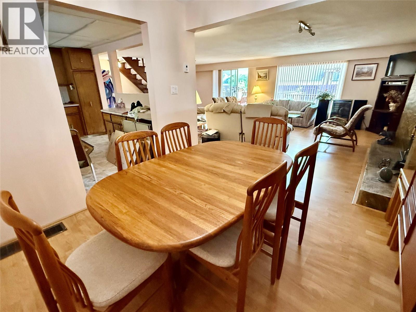 790 CARLYLE Street, Warfield