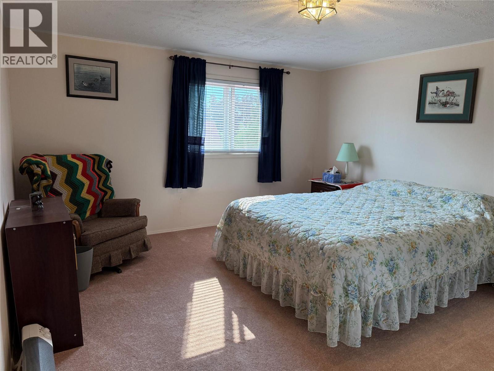 790 CARLYLE Street, Warfield