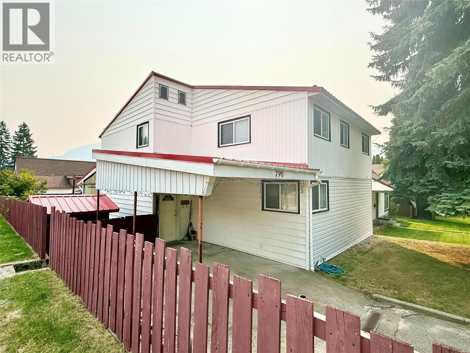 790 CARLYLE Street, Warfield