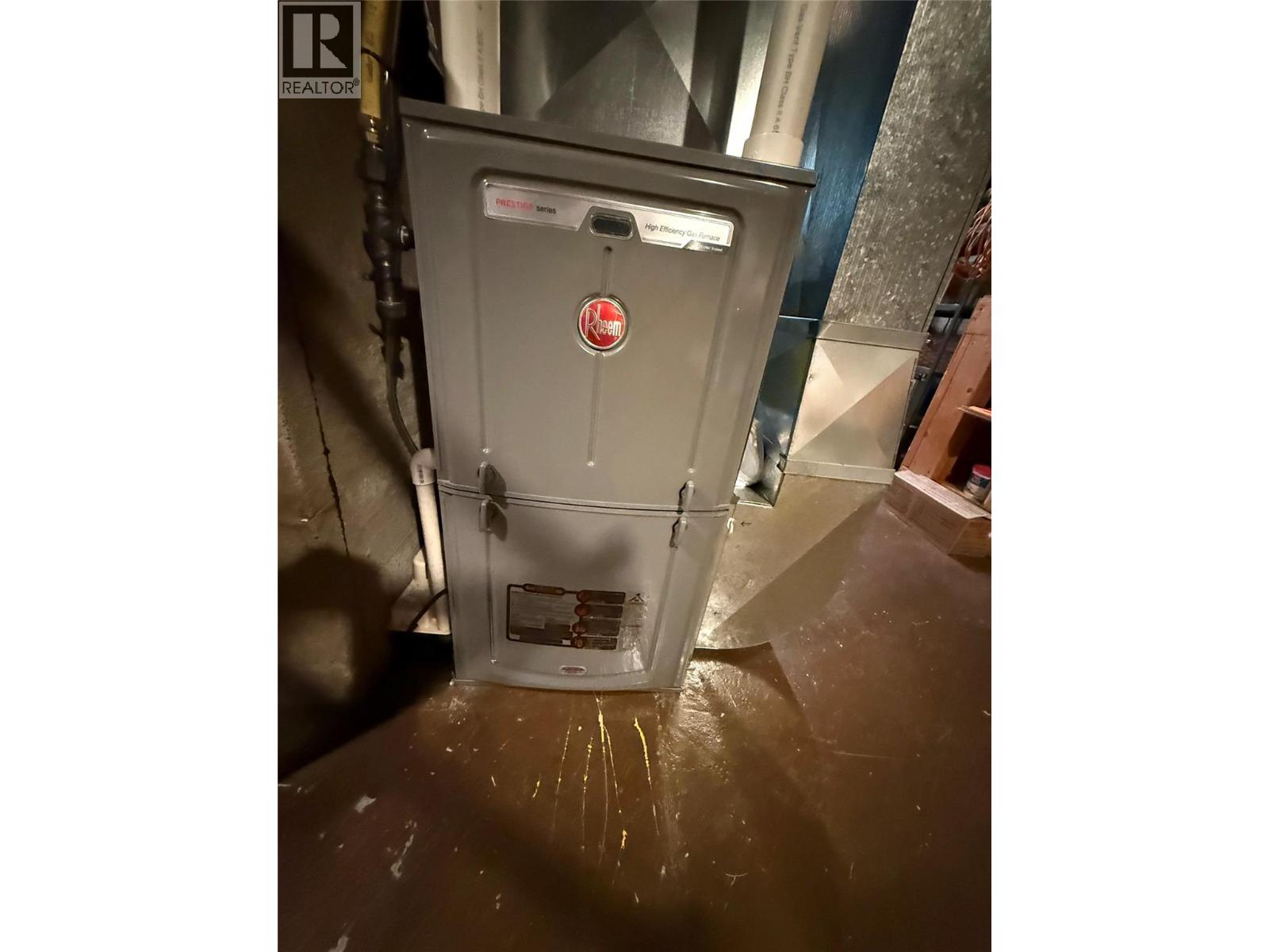 790 CARLYLE Street, Warfield