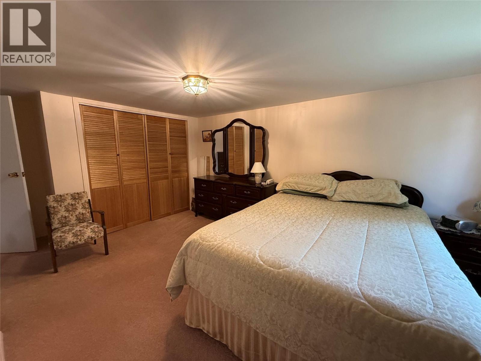 790 CARLYLE Street, Warfield