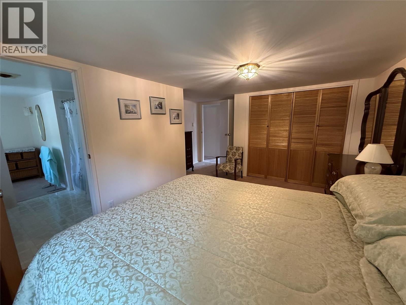 790 CARLYLE Street, Warfield