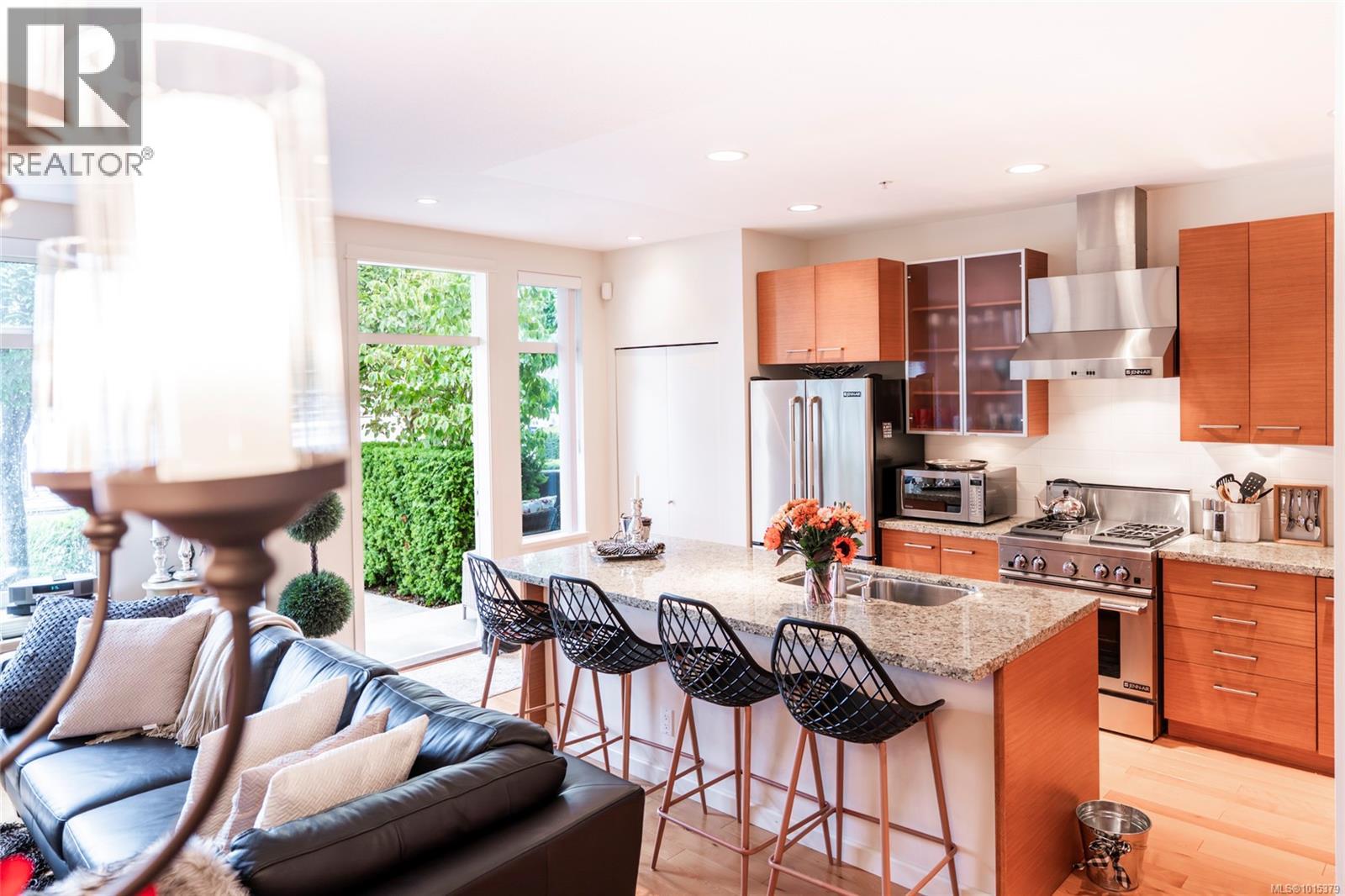 12 38 Front St, Nanaimo