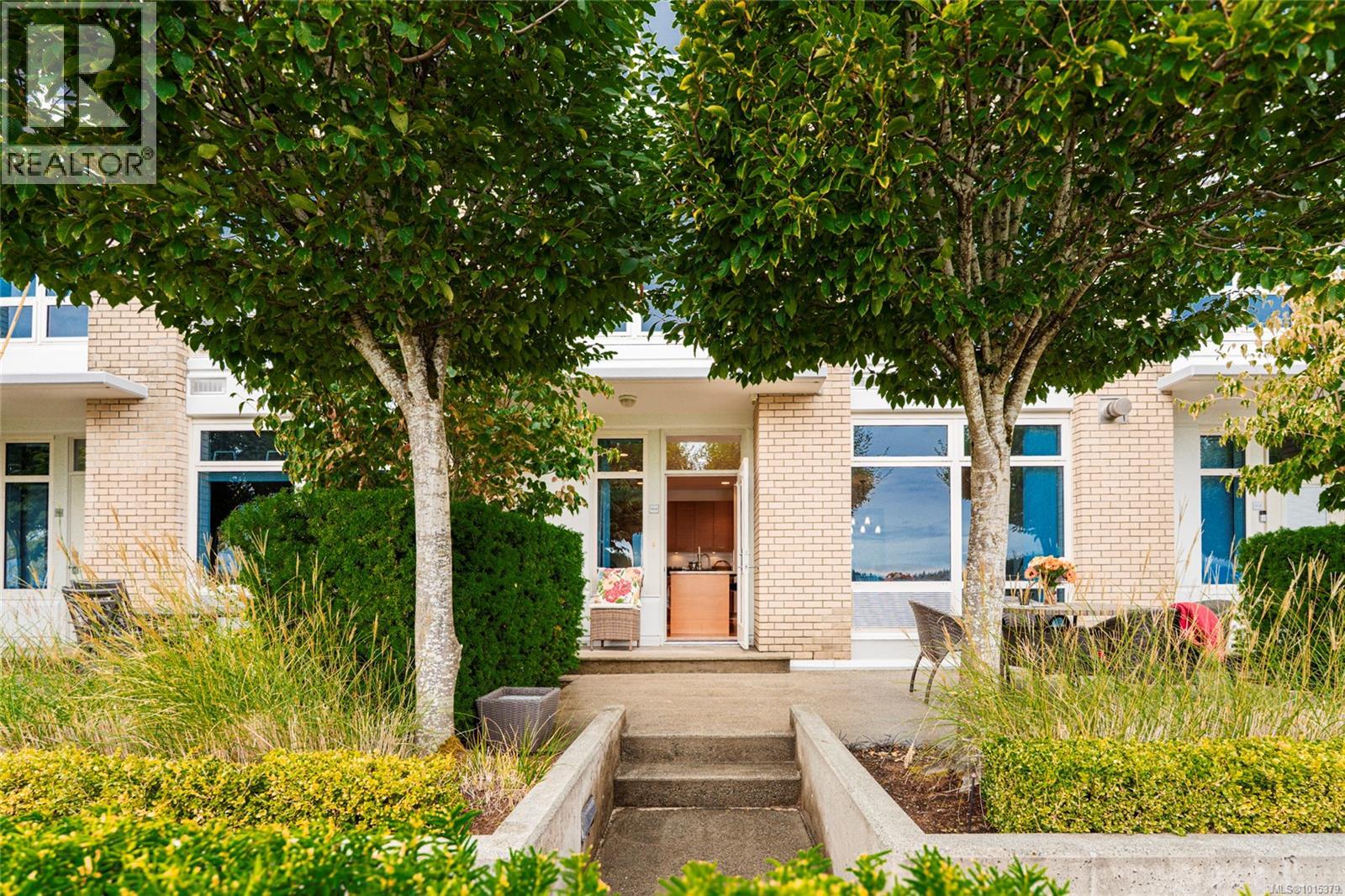 12 38 Front St, Nanaimo