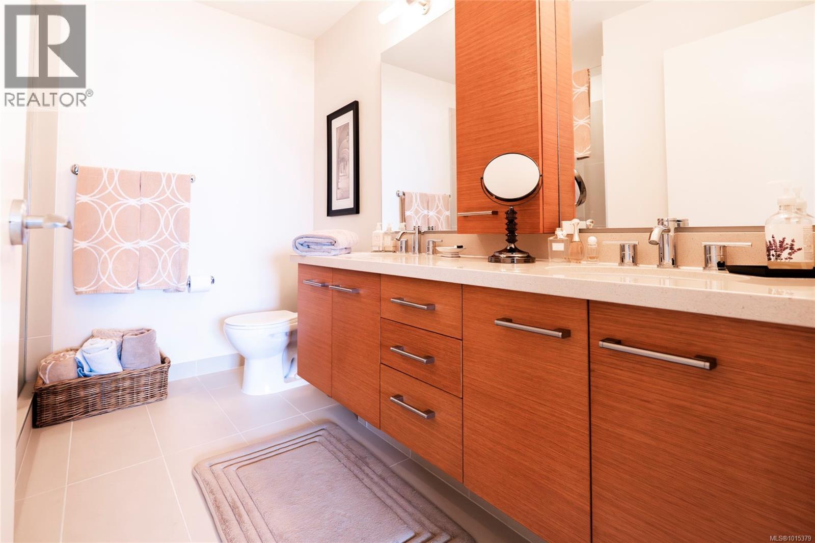 12 38 Front St, Nanaimo