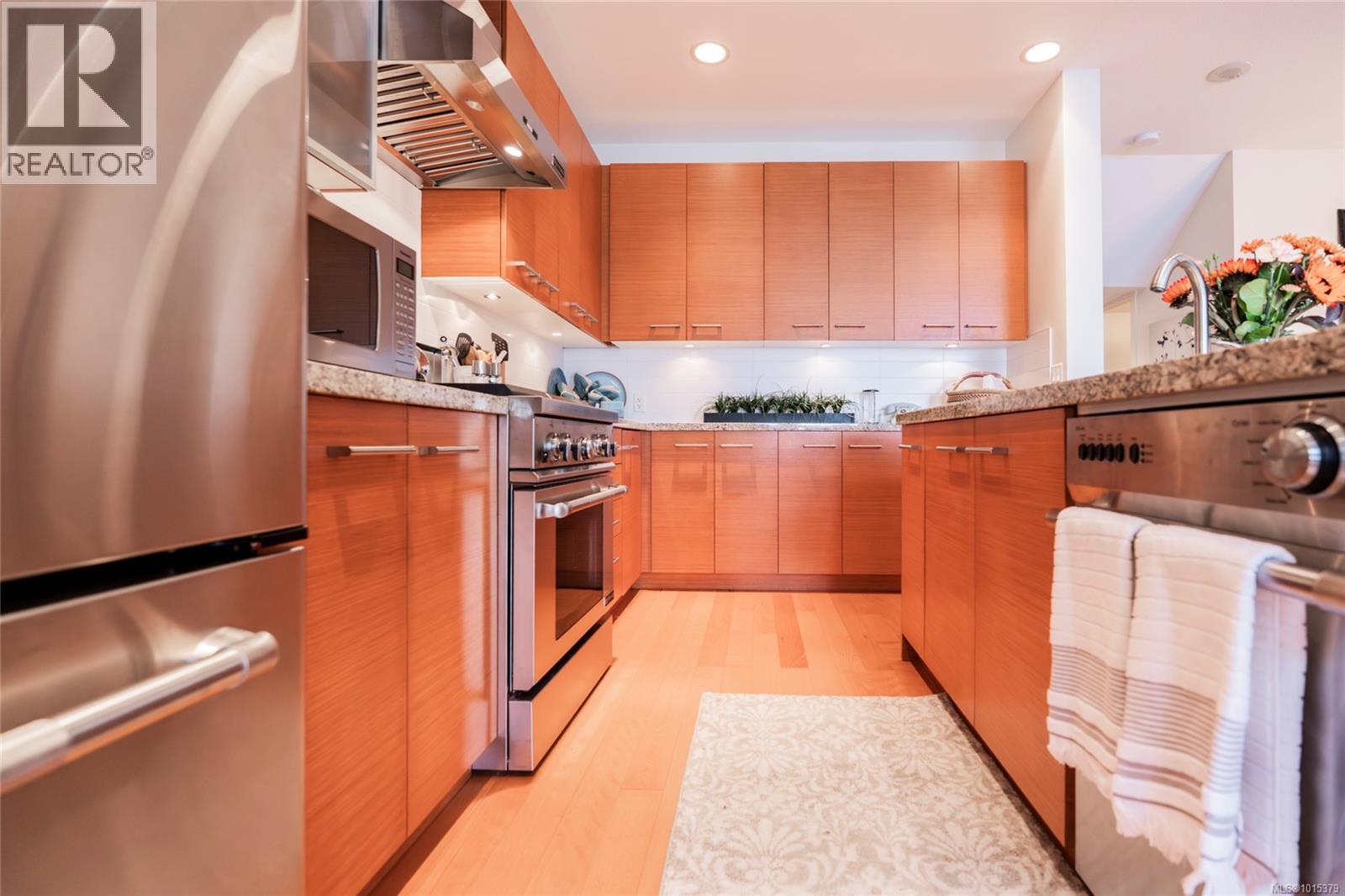 12 38 Front St, Nanaimo