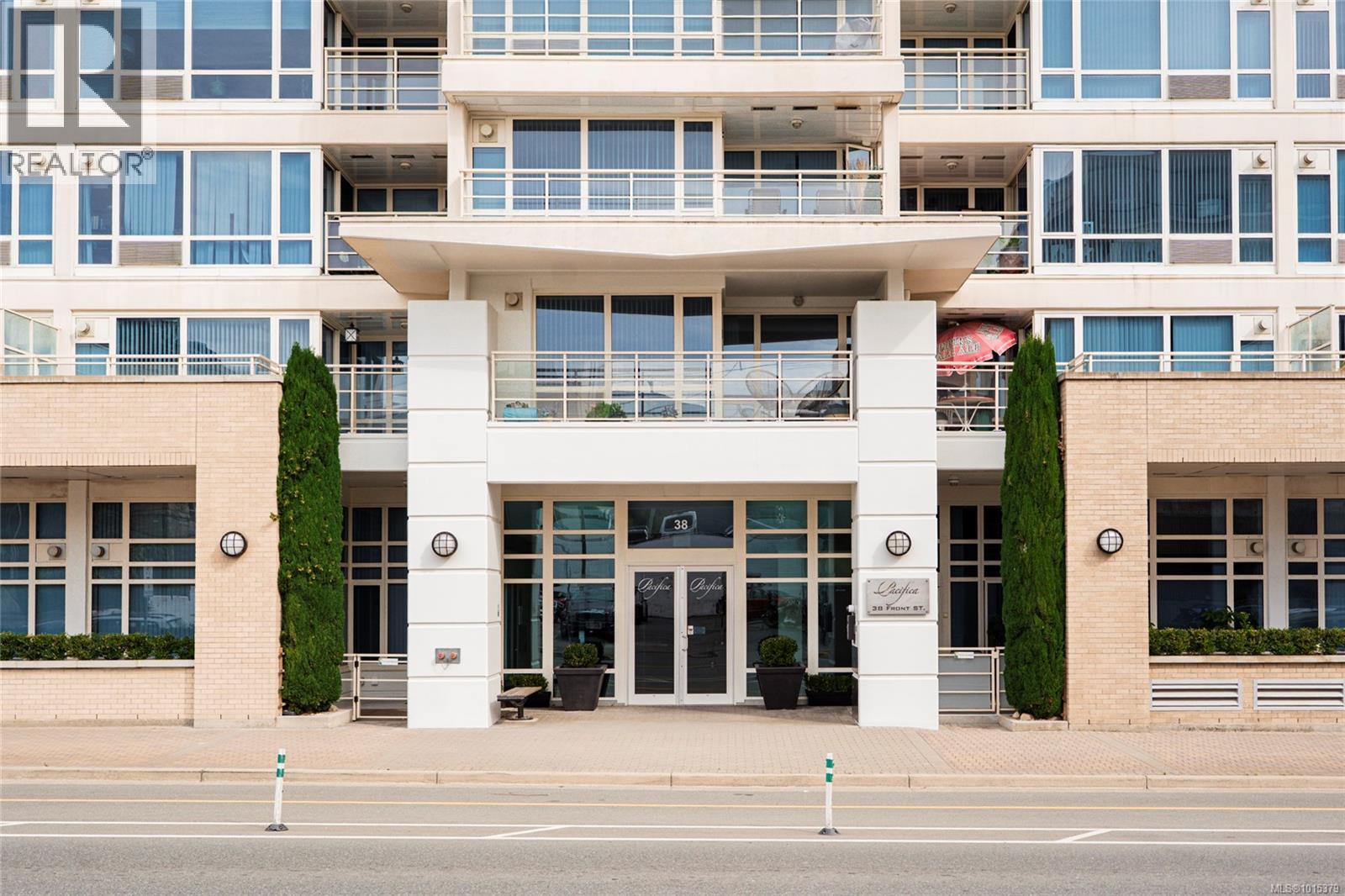 12 38 Front St, Nanaimo