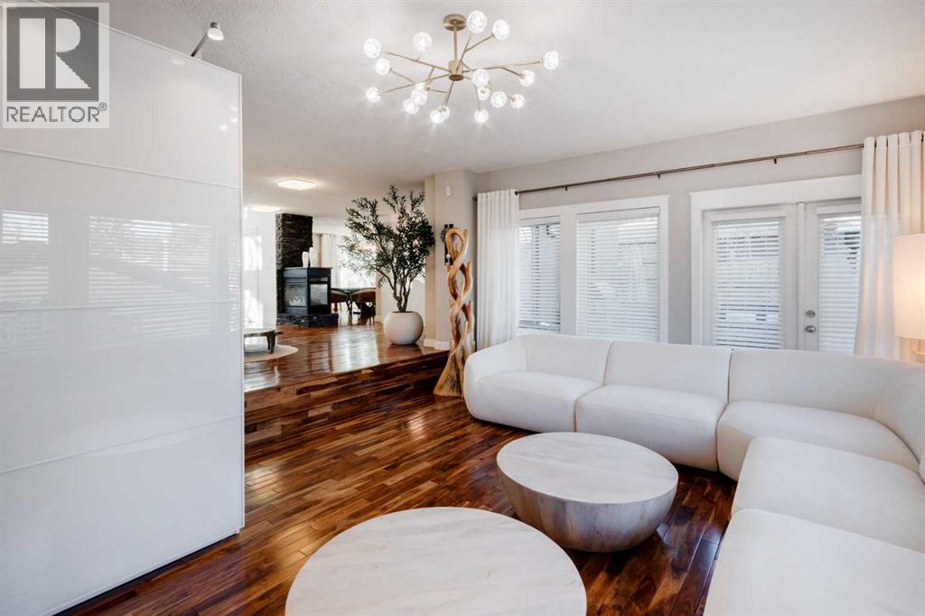 Single Family House for Sale in  Lissington Drive SW North Glenmore Park Calgary 