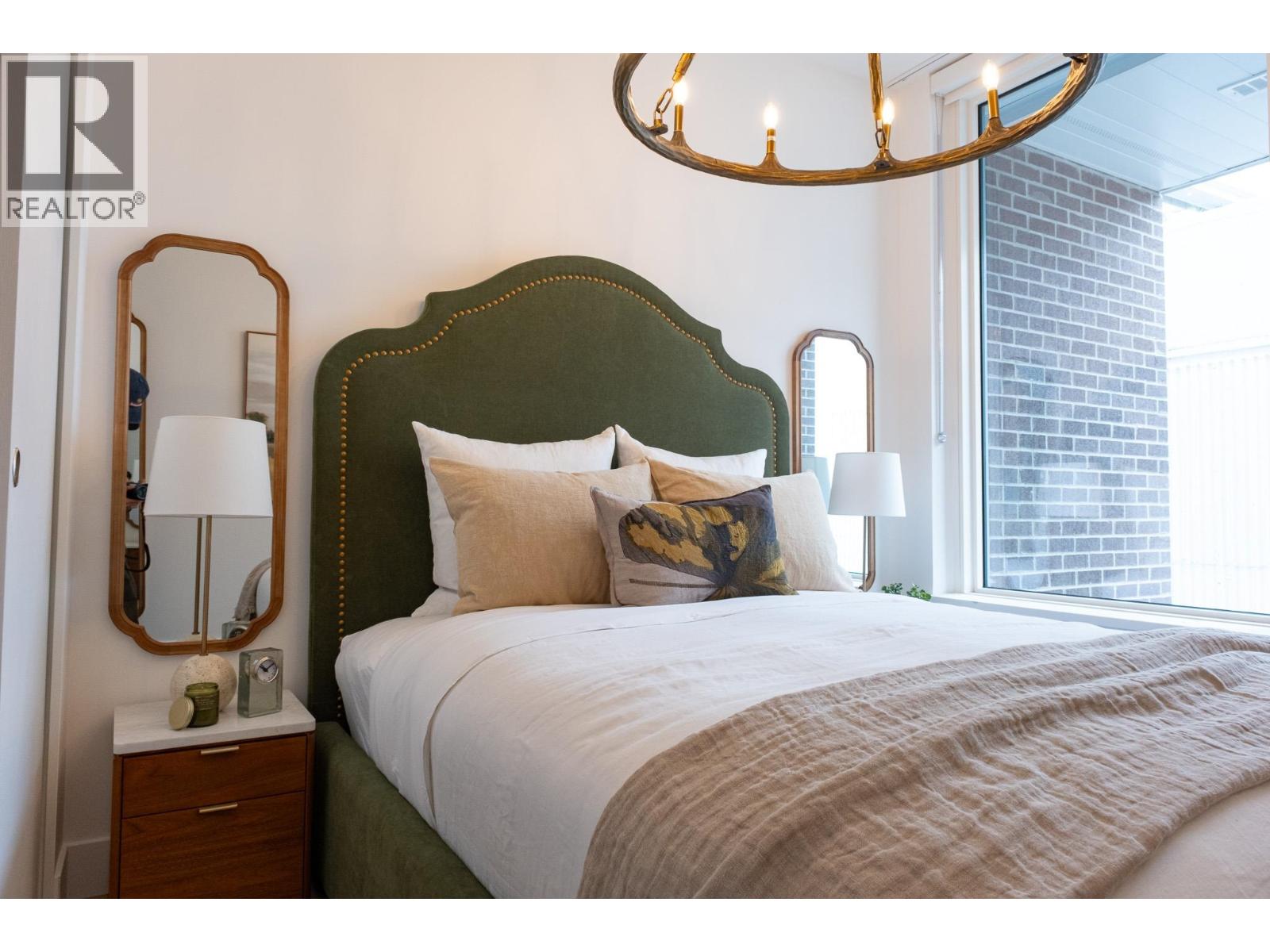 TH2 423 6TH STREET, West Vancouver