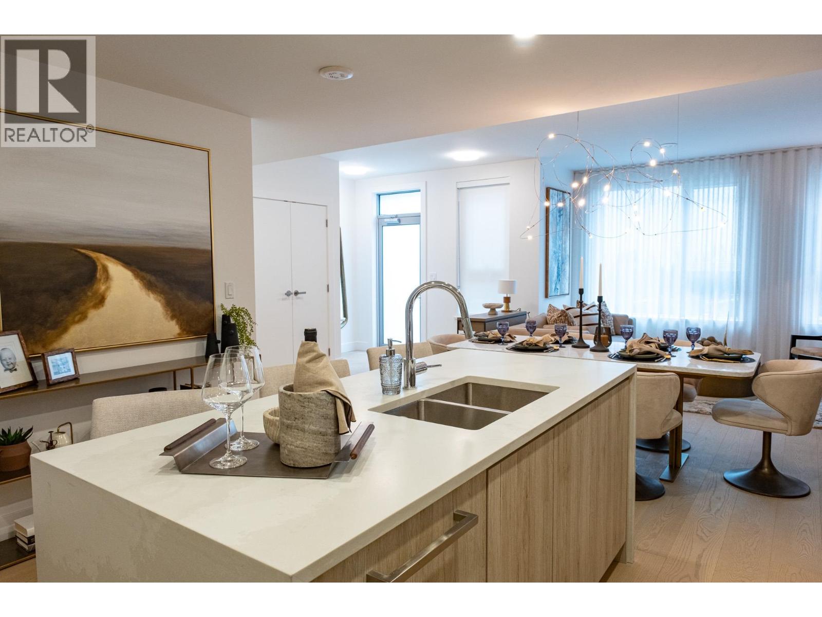 TH2 423 6TH STREET, West Vancouver