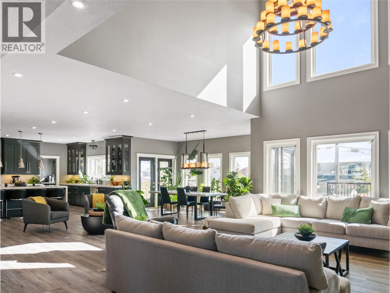 1905 89 Avenue, Dawson Creek