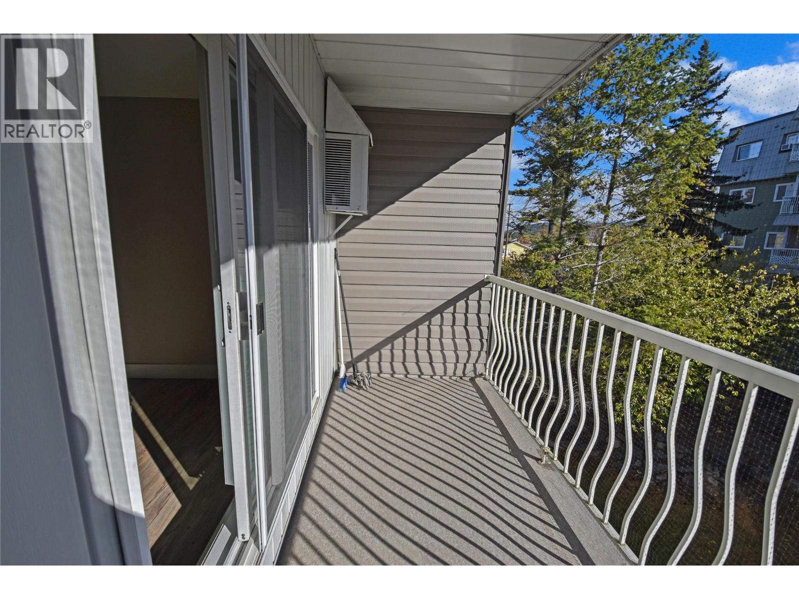 2011 2nd St N Unit# 307, Cranbrook