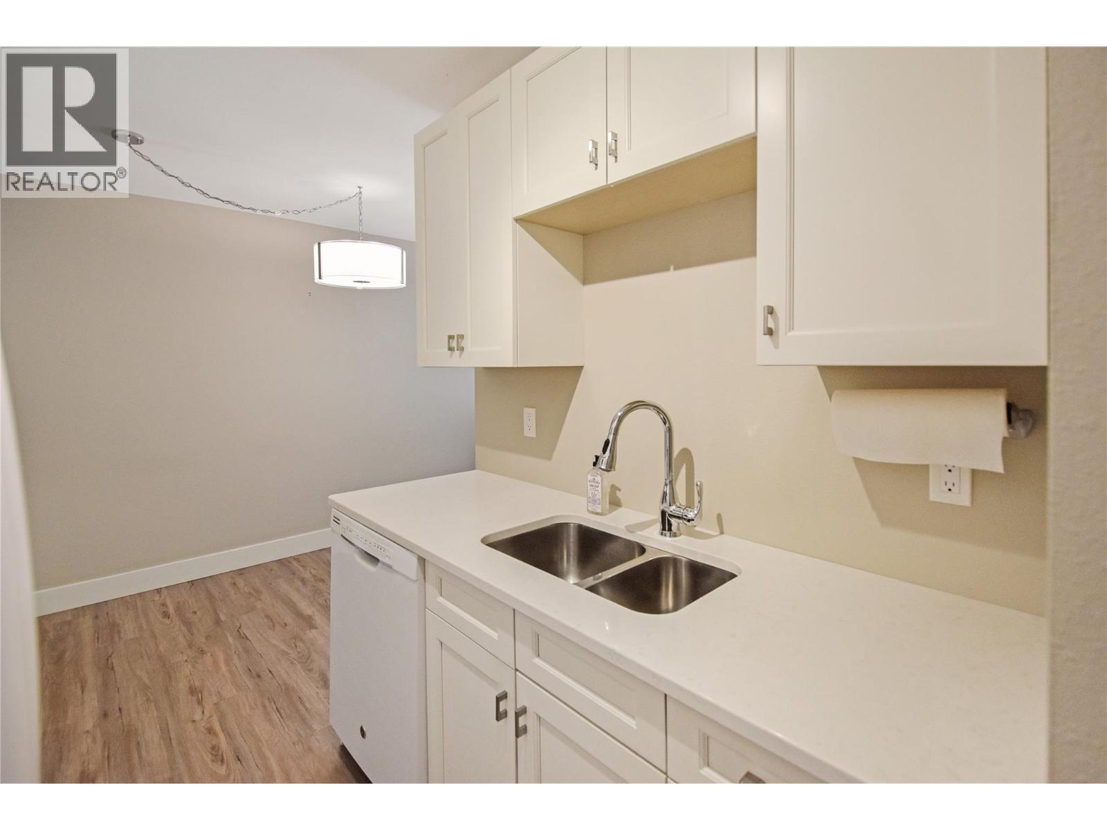 2011 2nd St N Unit# 307, Cranbrook