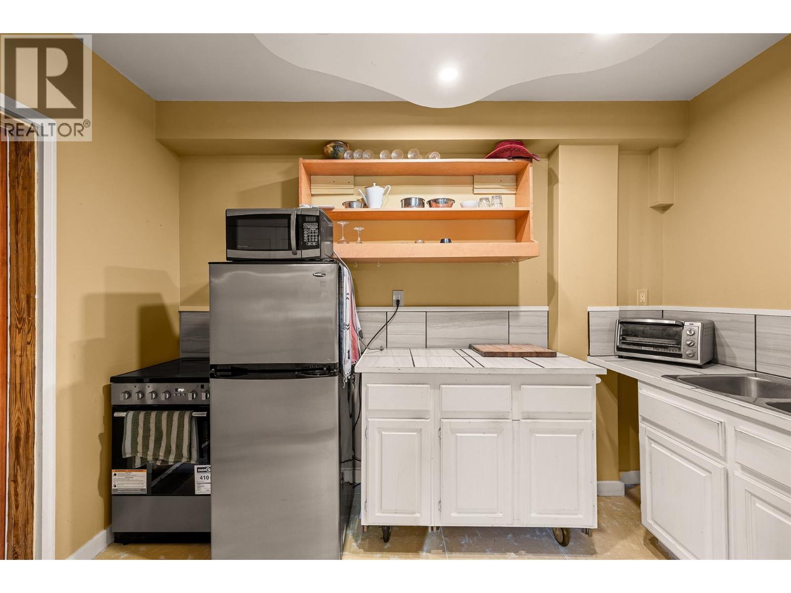  4610 Ponderosa Drive, Peachland