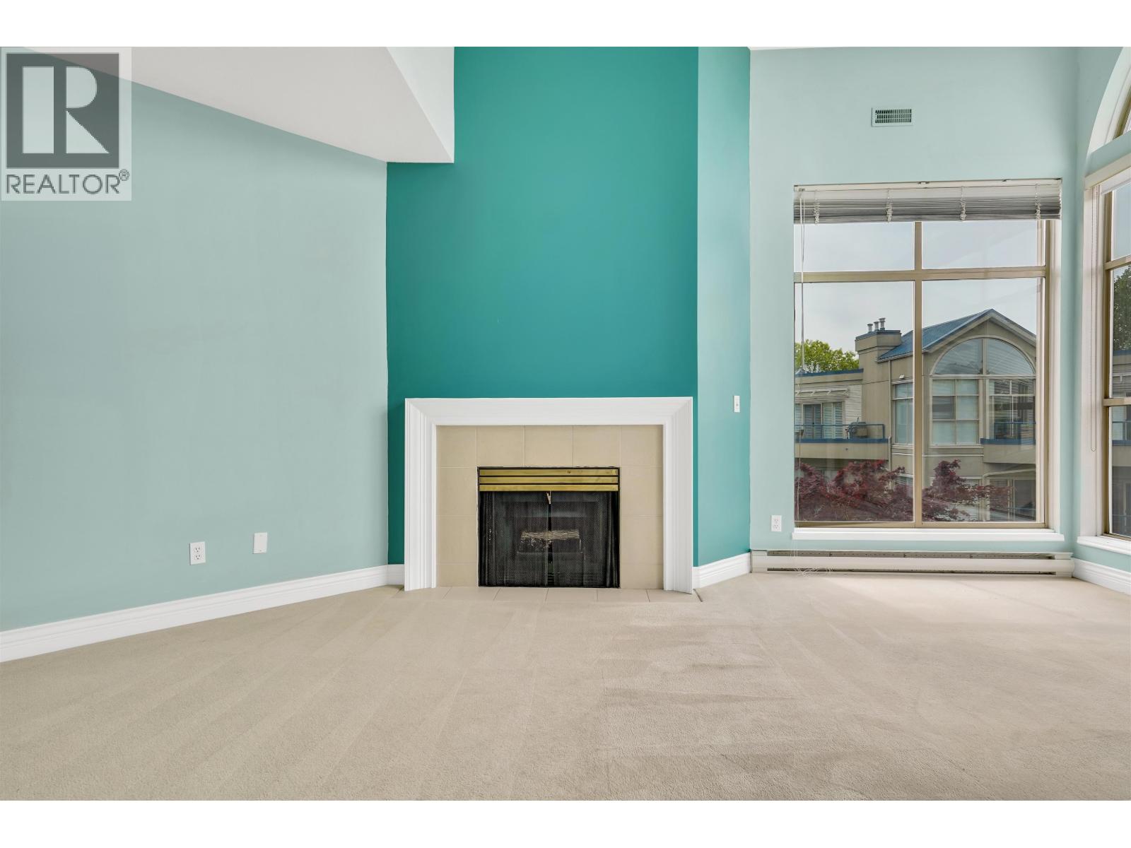 #304-4753 RIVER Road West, Ladner