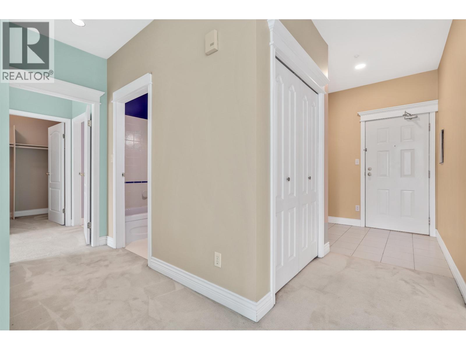 #304-4753 RIVER Road West, Ladner