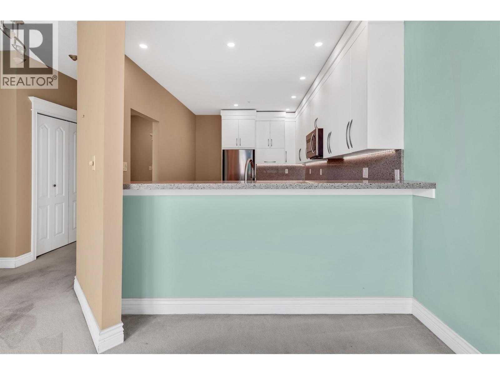 #304-4753 RIVER Road West, Ladner