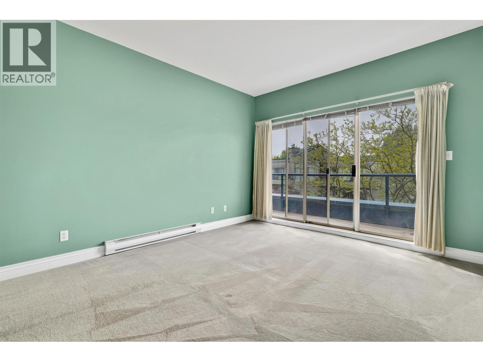 #304-4753 RIVER Road West, Ladner