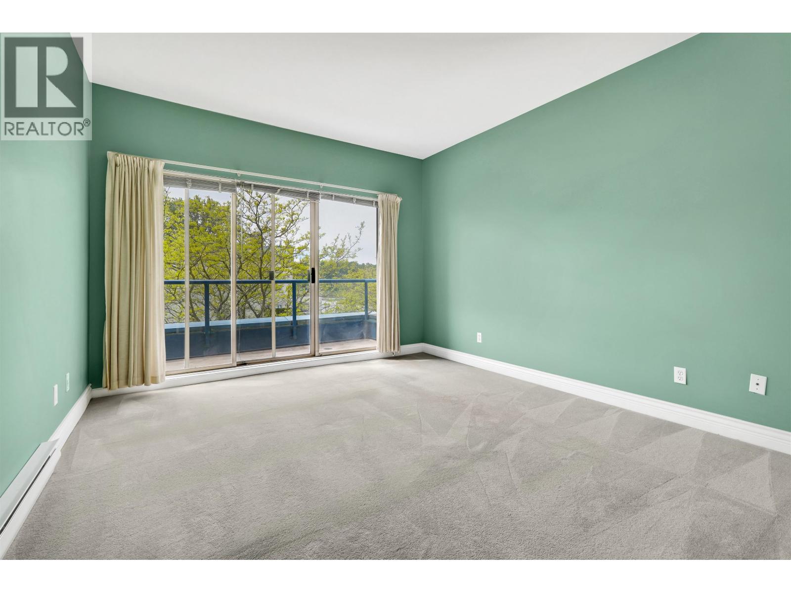 #304-4753 RIVER Road West, Ladner