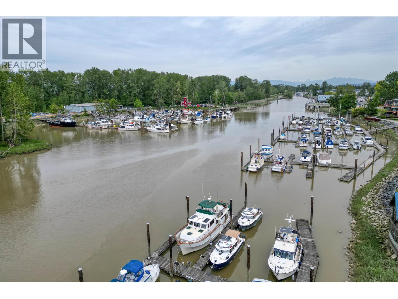 #304-4753 RIVER Road West, Ladner