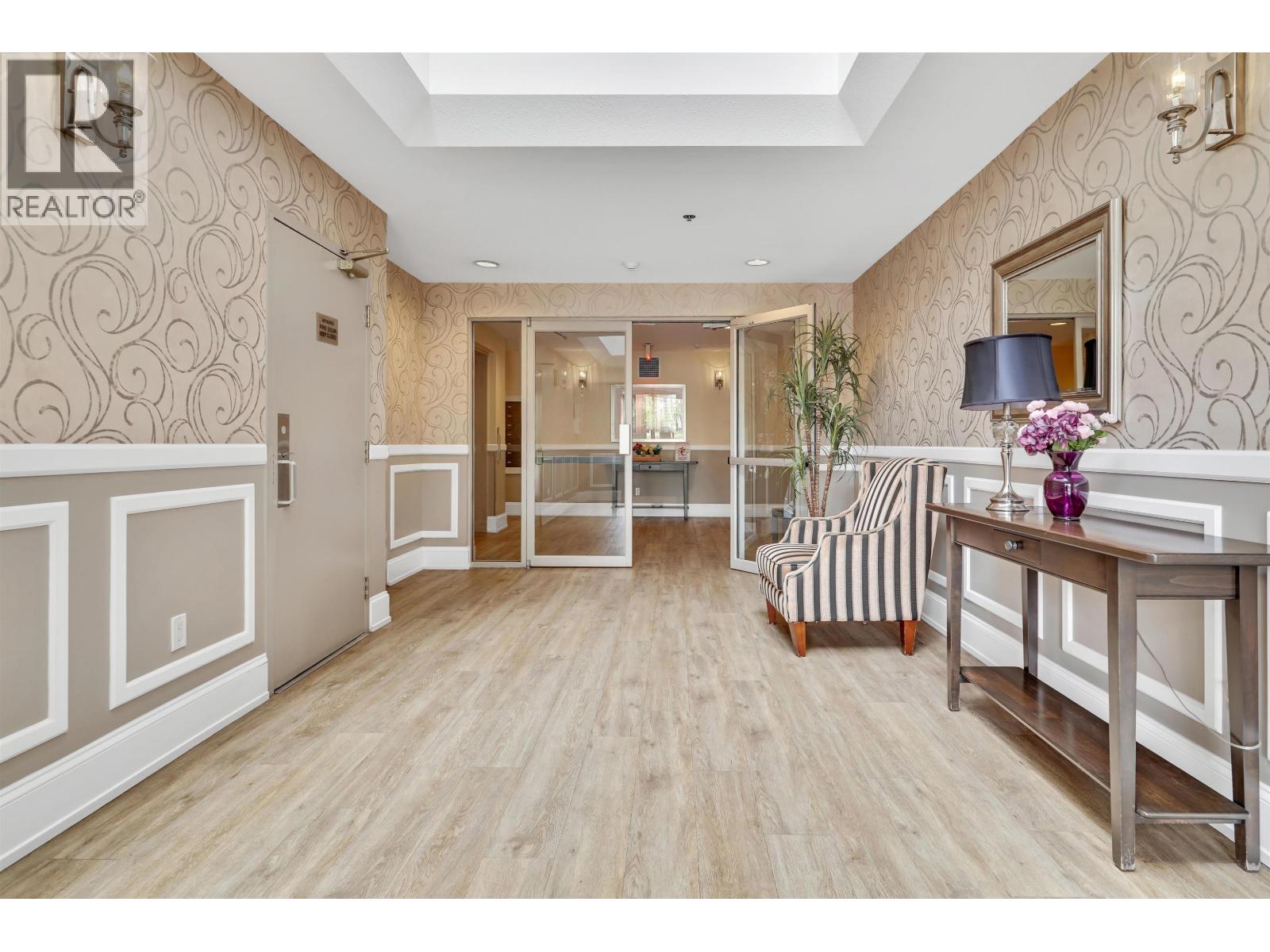 #304-4753 RIVER Road West, Ladner