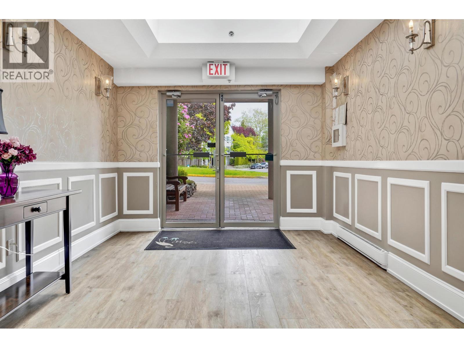 #304-4753 RIVER Road West, Ladner