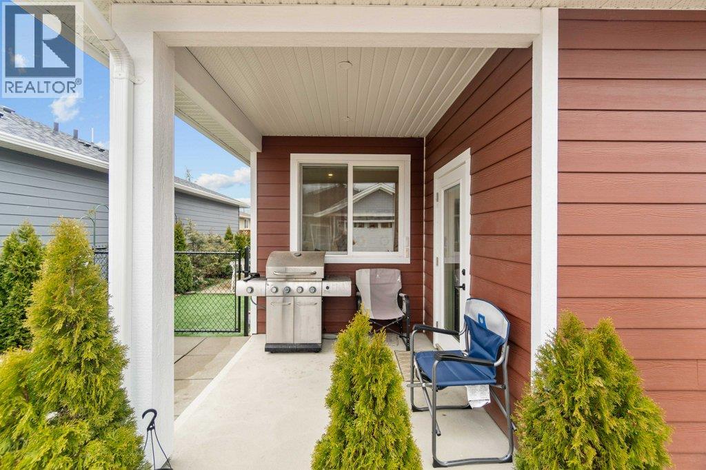 17 1330 10 Street Southwest, Salmon Arm