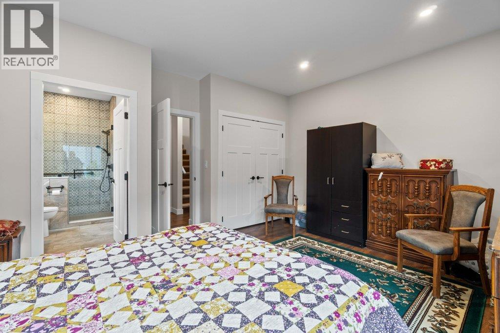 17 1330 10 Street Southwest, Salmon Arm