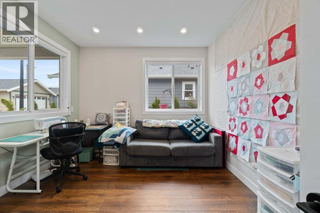 17 1330 10 Street Southwest, Salmon Arm