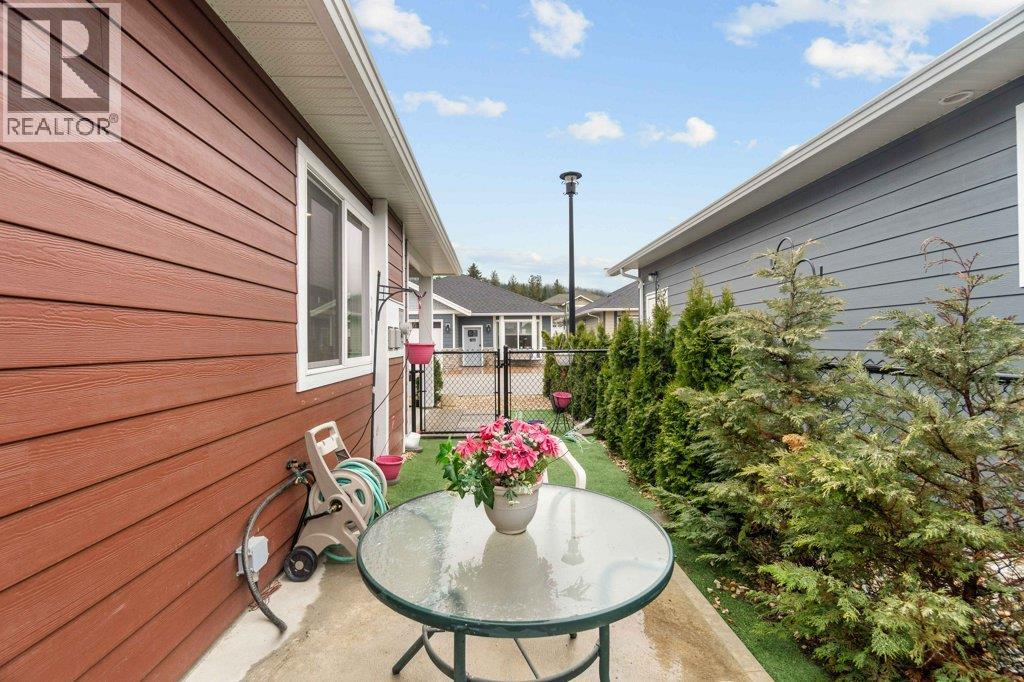 17 1330 10 Street Southwest, Salmon Arm