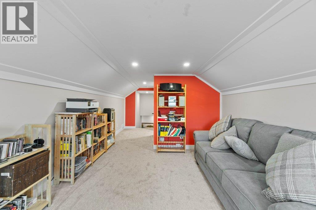 17 1330 10 Street Southwest, Salmon Arm