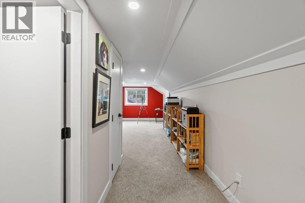 17 1330 10 Street Southwest, Salmon Arm