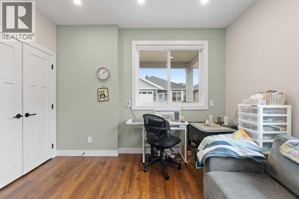 17 1330 10 Street Southwest, Salmon Arm