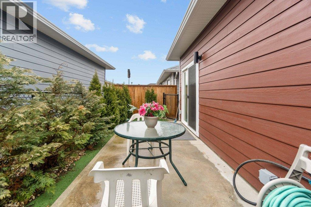 17 1330 10 Street Southwest, Salmon Arm