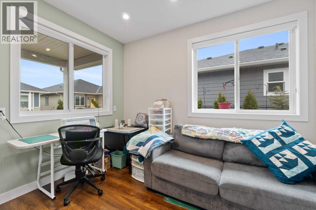 17 1330 10 Street Southwest, Salmon Arm